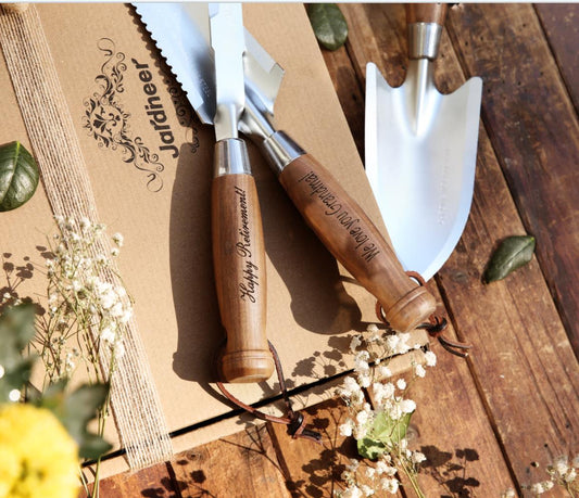 personalized garden tools with engraving